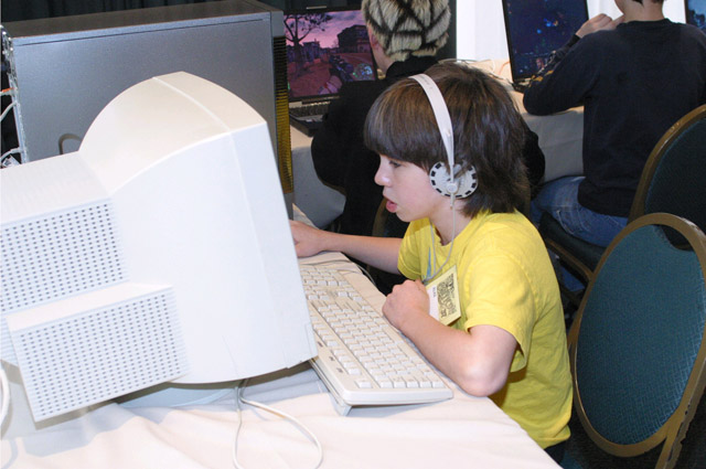 computer-room-kid-2